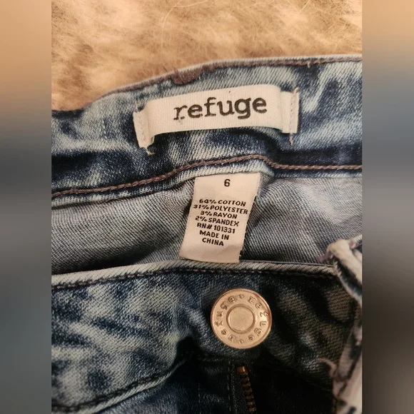 Acid washed Distressed Jeggings, size 6 - Picture 5 of 5